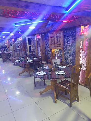 novxani restoranlar: Pub kafe restaran 3/1butun avadanliqlarnan tercih olunub.Vasiteci — 3