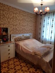 Köhnə tikili: Bakıda 7ci mikrayonda metro ilə 1dəqiqəlik məsafədə yerləşir 5otaqlı — 12