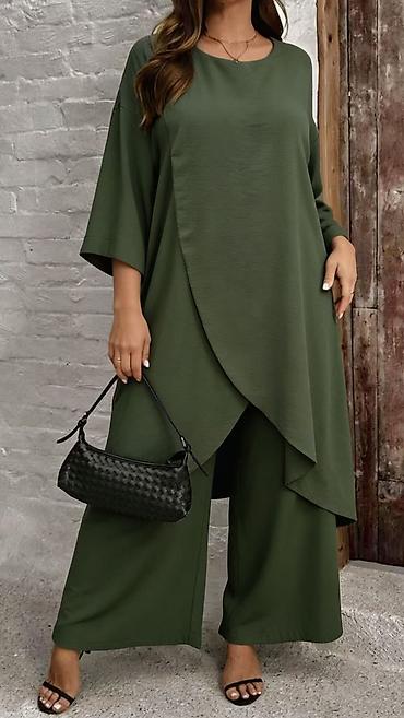 Kompleti: Kompleti
Cena 3600
Vel. do 4xl
V30 — 2