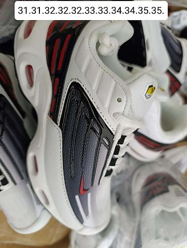 Patike: Akcija
2850 din — 7