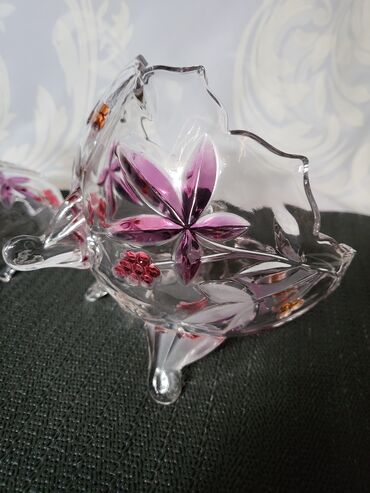 Ostalo posuđe: Nova bombonijera. Bombonijera nova,sve na njoj odsjaj od svetla — 14