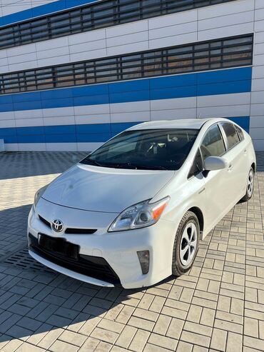 Toyota: Toyota Prius: 2013 г., 1.8 л, Вариатор, Гибрид, Хэтчбэк