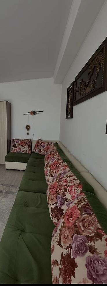 Прямые диваны: Прямой диван, Б/у — 10