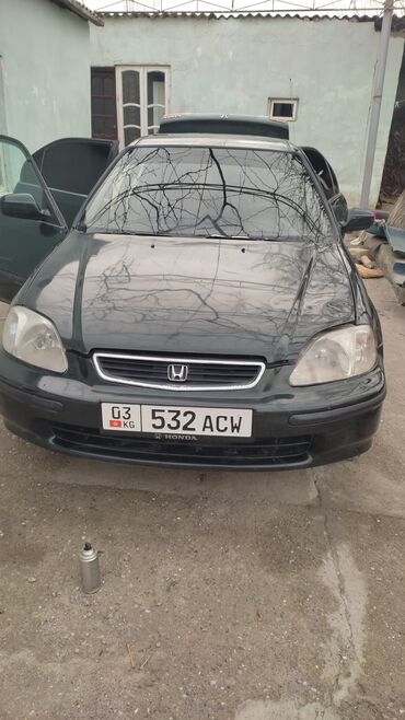 Honda: Honda Civic: 1999 г., 1.5 л, Механика, Бензин, Седан