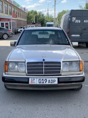 124 плафон: Mercedes-Benz W124: 1990 г., 2 л, Механика, Бензин, Универсал