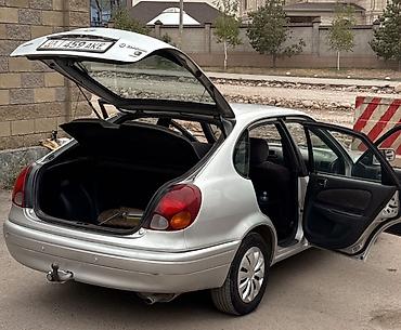 corola: Toyota Corolla: 2001 г., Механика, Бензин, Лифтбек — 2