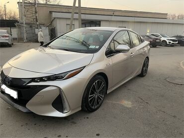 Toyota: Toyota Prius: 2018 г., 1.8 л, Гибрид — 2