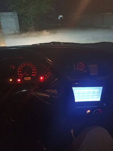 дайхатцу коуре: Daihatsu YRV: 2003 г., 1.3 л, Механика, Бензин, Седан