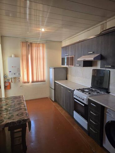 Lüğətlər: Yeni parkla Daşqın Bəkirov bağçasının arasındakı binada41ci binada