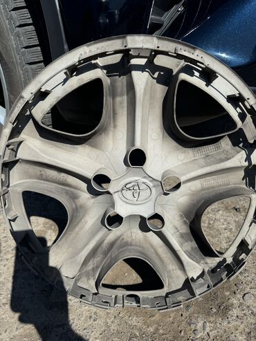 vossen r17: Продаются оригинал колпаки Toyota R17. В наличии 3 шт. Цена 3000 сом