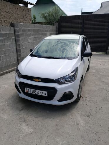 купить маленькую машину недорого: Chevrolet Spark: 2017 г., 1 л, Автоматтык, Бензин, Хетчбек