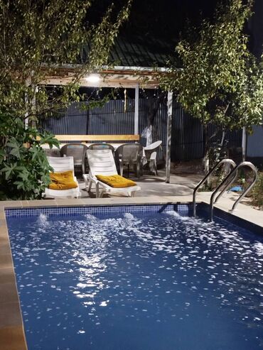 Günlük kirayə evlər: 100 kv. m, 4 otaqlı — 27