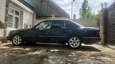 Транспорт: Mercedes-Benz W124: 1991 г., Седан — 1
