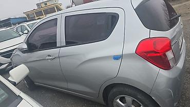 Chevrolet: Chevrolet Spark: 2017 г., Бензин — 5