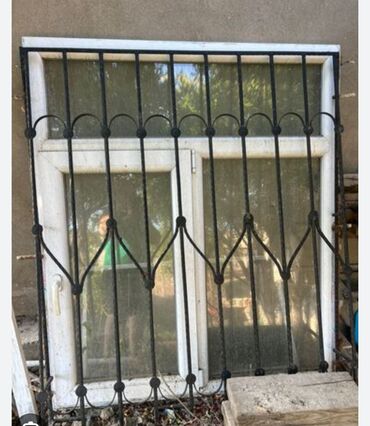 Məhəccərlər: Dəmir pəncərə barmaqlıqları - Material: qalın divarlı polad/armatur