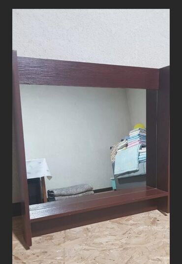 бушный мебель: Зеркало подвесное 1000 сом 
коричневого цвета б/у в отличном состоянии