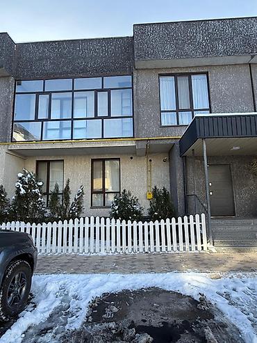 Sale of townhouses: Срочная продажа Вышла на продажу в шикарном районе 2х этажный at lalafo.kg — 1 Sale of townhouses: Срочная продажа Вышла на продажу в шикарном районе 2х этажный — 1