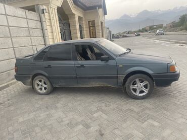 калганы: Volkswagen Passat: 1989 г., 1.8 л, Механика, Бензин, Седан