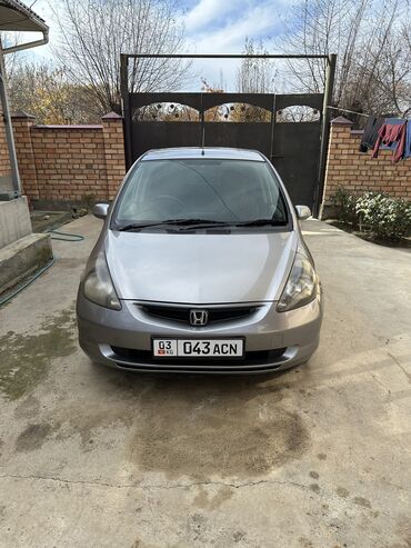 машина токтогулда: Honda Fit: 2003 г., 1.3 л, Вариатор, Бензин, Хетчбек