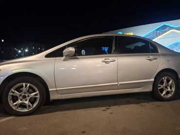 белый byd e5: Honda Civic: 2007 г., 1.3 л, Вариатор, Бензин, Седан