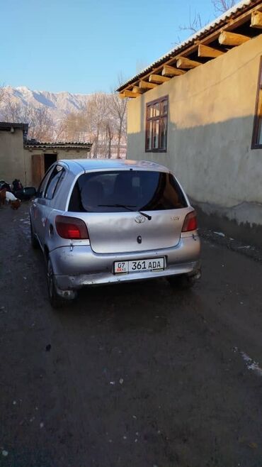 200 тайота: Toyota Yaris: 2001 г., 1 л, Механика, Бензин, Купе