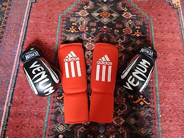 перчатка для бокса: Boks üçün ekipaj dəsti - Dəst: 1 cüt qara boks əlcəyi + 1 cüt qırmızı — 1