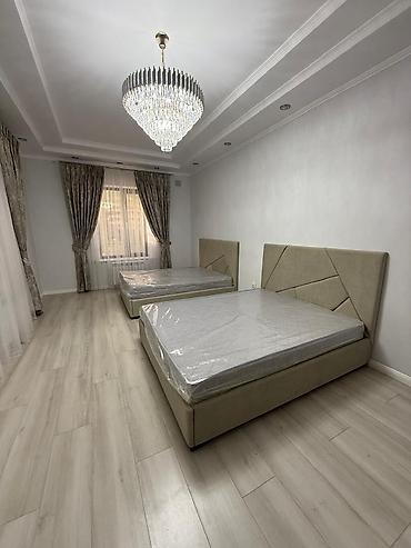 Продажа коттеджей и домов: Продаю срочно ДВА дома, на одном участке. Район : Пишпек (за Роял — 5