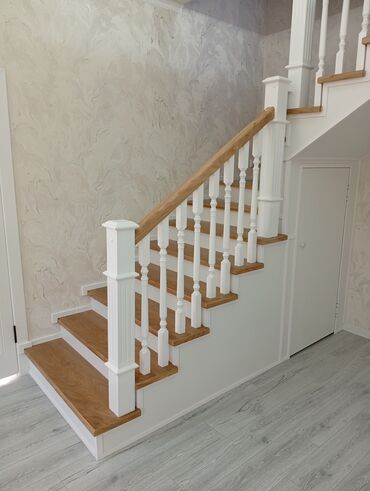 Деревянные лестницы: Деревянная лестница Для дома, Вид дерева: Грецский орех, Форма лестницы: Прямая, Стиль: Классический — 7