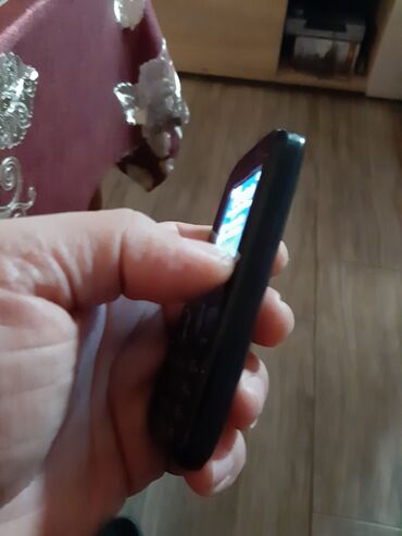 Ostali mobilni telefoni: Telefon Max Com ispravan telefon je na dve kartice i memorijska — 5