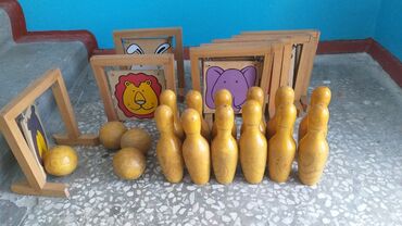 деревянные игрушки лабиринт: Продаю деревянные кегли, шары, стойки с изображением животных