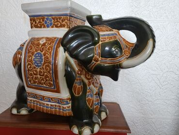 Figure: Figura, bоја - Šareno, Novo — 2