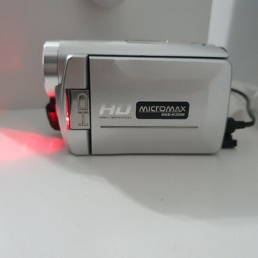 Видеокамеры: Продаётся цифровая видеокамера, дешево Имеется: • Шнур для — 2