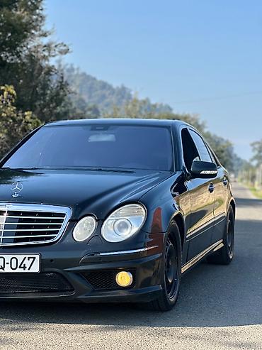hyundai i30 oluxanası: Mercedes-Benz E 320: 3.2 l | 2004 il Sedan — 6