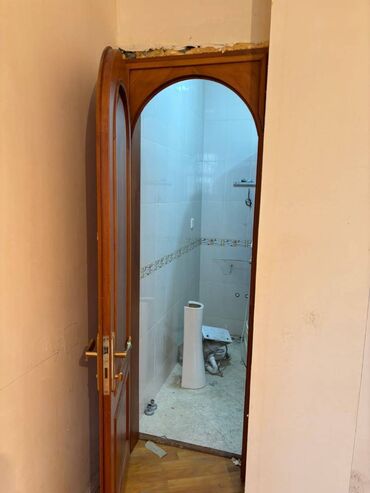 Otaq qapıları: 8 ədəd ev qapısı satılır. Fısdıq materialındandır. Yaxşı — 5
