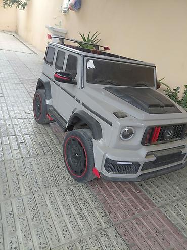 elekt: Uşaq üçün elektrikli qoşqa maşın - Kuzov: SUV tipli, boz rəng, qara — 3