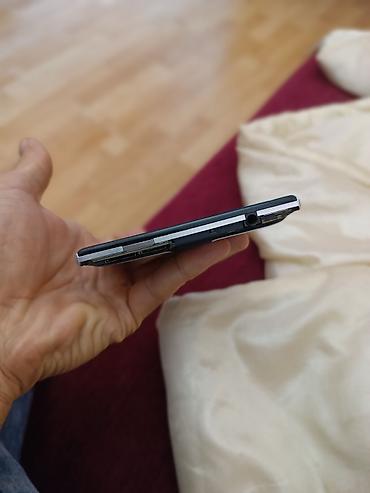 knopka: Blackberry Passport, 32 ГБ, цвет - Черный, Кнопочный, Сенсорный — 9