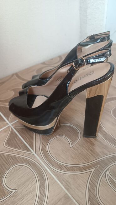 Босоножки, сандалии, шлепанцы: Басаножки — 28