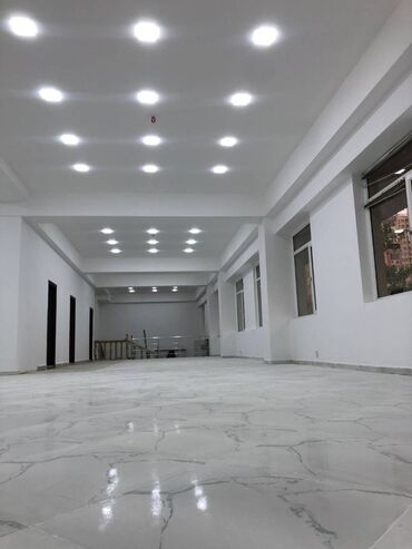 Digər kommersiya daşınmaz əmlakı: Elimlər metrosuna yaxın sahəsi 250 kv/m olan, 5 otağlı obyekt — 8