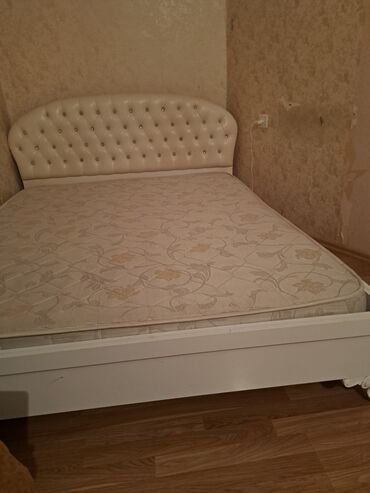 Divanlar: İşlənmiş, İkinəfərlik çarpayı, Bazasız, Matras ilə, Siyirməsiz, Türkiyə
