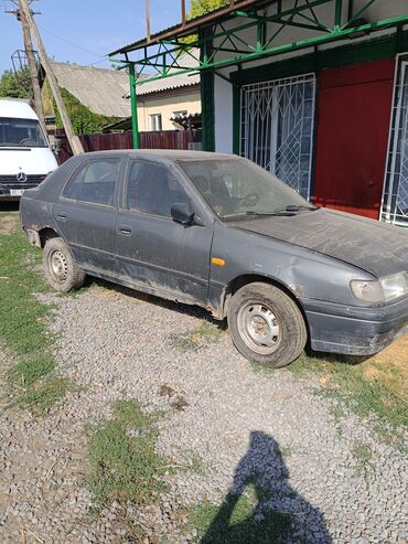 мерс унверсал: Nissan Sunny: 1992 г., 1.4 л, Механика, Бензин, Хэтчбэк