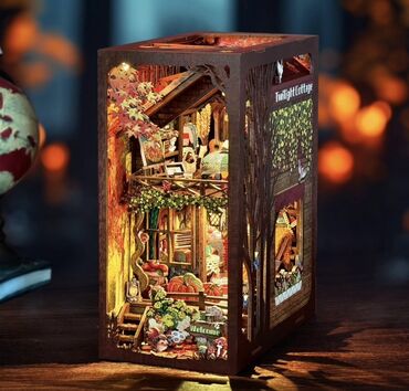 Игрушки: Детализированный книжный уголок «Twilight Cottage» в миниатюре