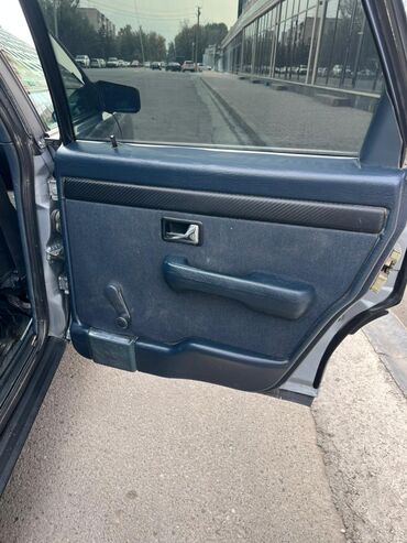 Audi: Audi 100: 1988 г., Механика, Бензин, Седан — 15