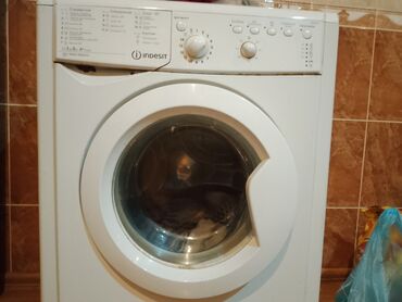 İnformatika: Paltaryuyan maşın Indesit, 5 kq, Avtomat, Qurutmasız