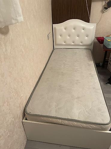 Çarpayılar: İşlənmiş, Təknəfərlik çarpayı, Bazasız, Matras ilə, Siyirməsiz — 2