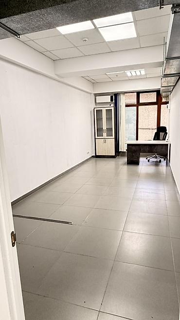 аренда офисов: Сдаю Офисный кабинет: 30 м², В бизнес центре, С ремонтом, Первая линия — 3