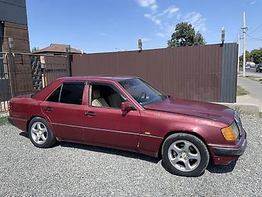 бортер: Mercedes-Benz E-Class: 1992 г., 2 л, Механика, Бензин — 2
