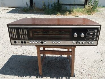 Другая аудиотехника: Продаются: 1-проигрыватели грампластинок по 1000 сом. 2- катушечный — 2