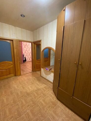 Köhnə tikili: Bakı, Bakıxanov qəs., 5 otaqlı, Köhnə tikili, m. Neftçilər, 112 kv. m