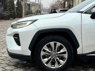 Toyota: Toyota RAV4: 2022 г., 2 л, Автомат, Бензин, Кроссовер — 3