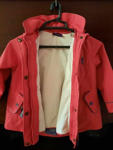 palto usaq: Sergent major brendinden 4-5 yaşlı qız uşaqları üçün palto. Rengi